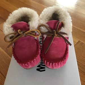 Brand new never worn Minnetonka-PRICE IS FIRM